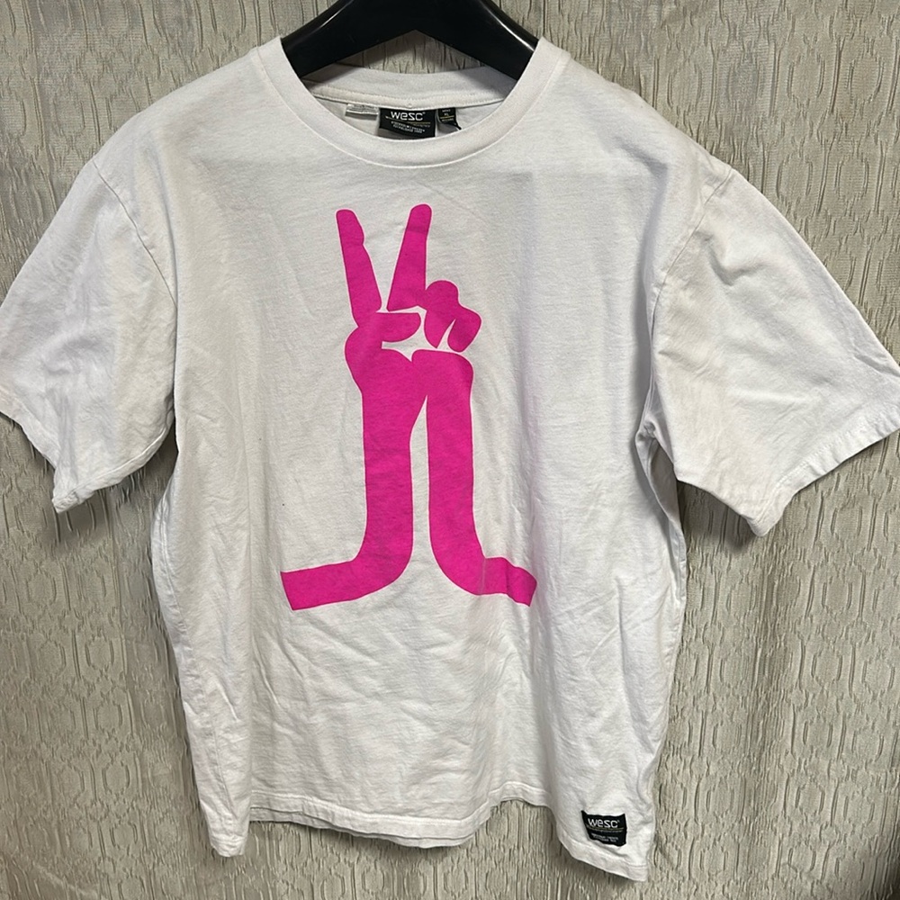 WESC, Max Peace Icon, unisex tshirt, heavy cotton.